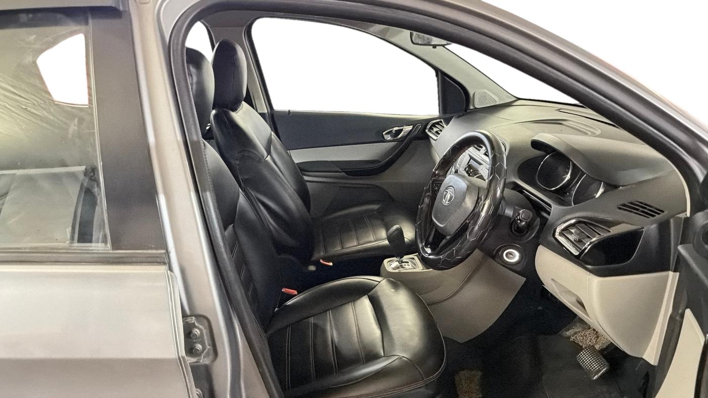 2019 Tata Tiago XZA PETROL, Petrol, Automatic, 1,01,628 km, Right Side Front Door Cabin