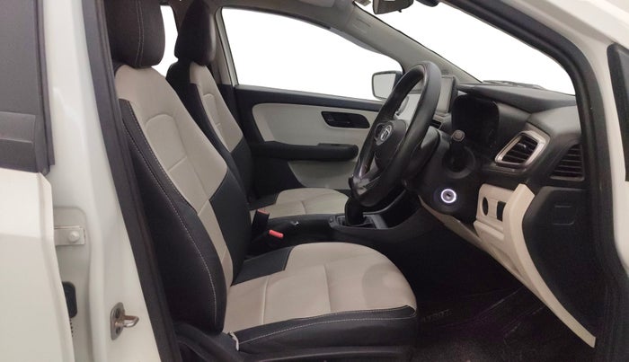 2023 Tata ALTROZ XM PLUS SUNROOF, Petrol, Manual, 22,946 km, Right Side Front Door Cabin