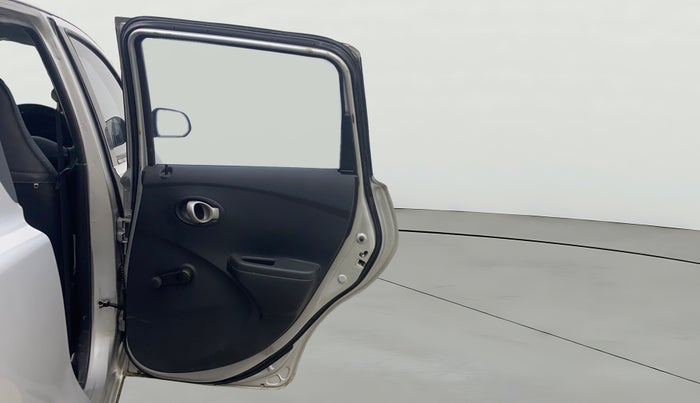 2018 Datsun Go T, Petrol, Manual, 1,20,402 km, RHS Rear Door