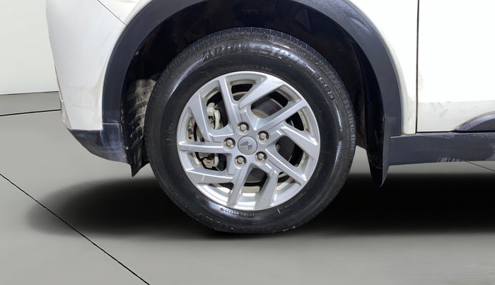 2023 Mahindra XUV300 W8 1.2 PETROL, Petrol, Manual, 22,230 km, Left Front Wheel