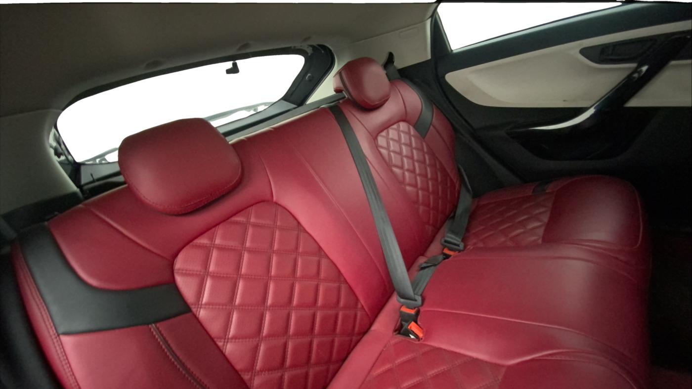 2025 Tata Curvv Creative 1.2 Petrol 7DCA, CNG, Automatic, 19,620 km, Right Side Rear Door Cabin