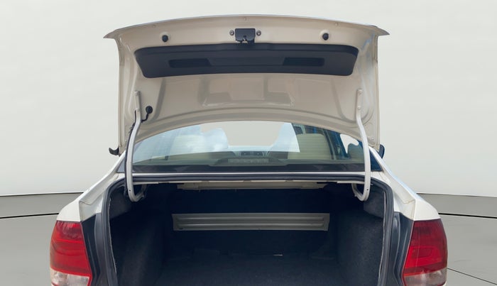 2014 Volkswagen Vento HIGHLINE 1.6 MPI, Petrol, Manual, 75,364 km, Boot Door Open