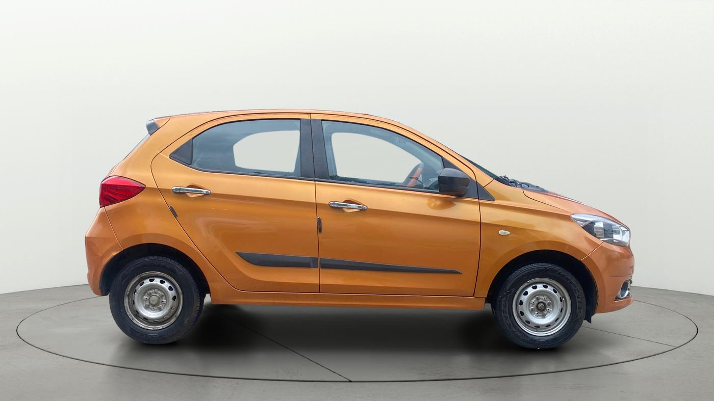 2016 Tata Tiago XM PETROL, Petrol, Manual, 55,896 km, Right Side View