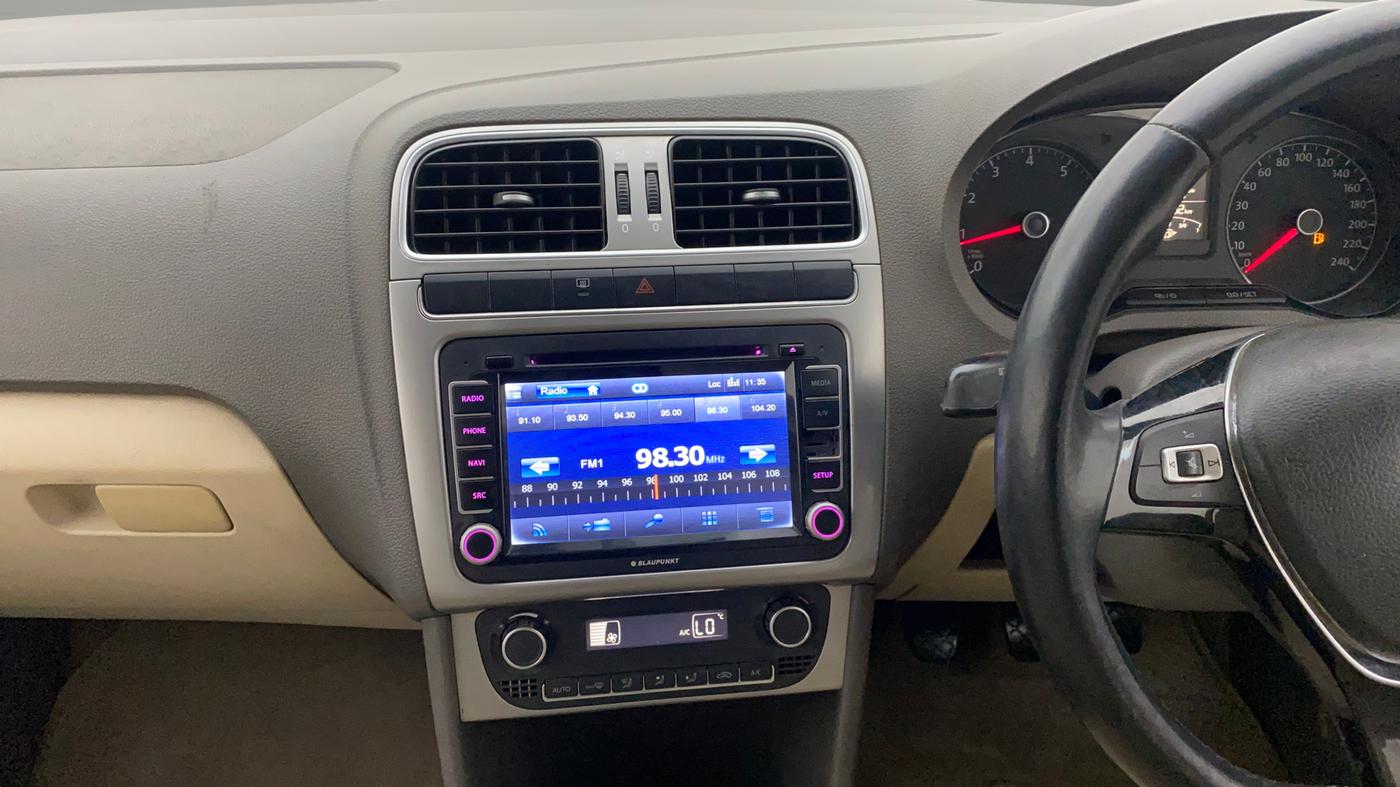 2015 Volkswagen Vento HIGHLINE 1.6 MPI, Petrol, Manual, 71,482 km, Air Conditioner