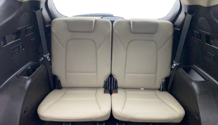 2017 Hyundai Santa Fe 4 WD AT, Diesel, Automatic, 61,184 km, Third Seat Row ( optional )