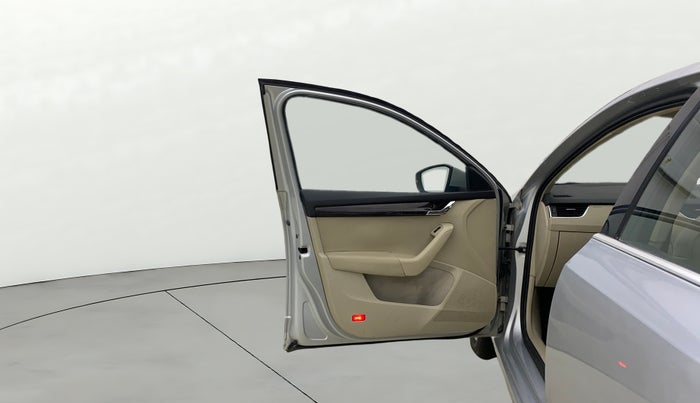 2013 Skoda Octavia ELEGANCE 2.0 TDI AT, Diesel, Automatic, 72,639 km, LHS Front Door