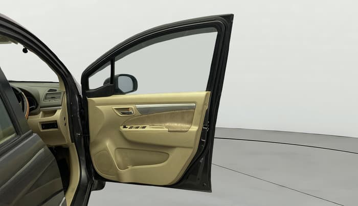 2014 Maruti Ertiga VXI, Petrol, Manual, 90,383 km, RHS Front Door