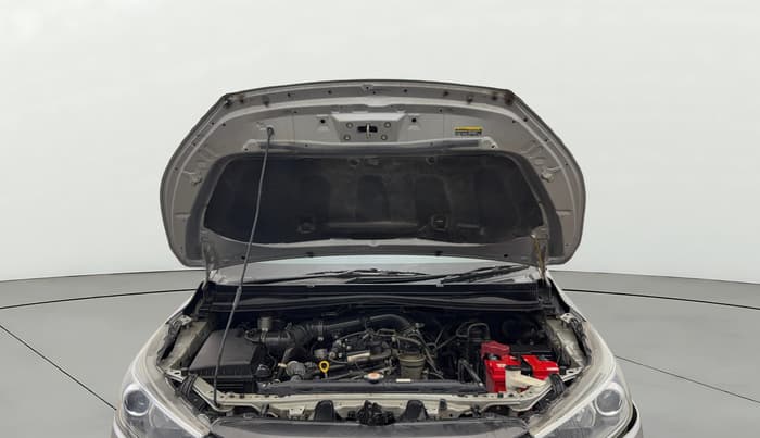 2022 Toyota Innova Crysta 2.7 ZX AT 7 STR, Petrol, Automatic, 43,783 km, Open Bonet