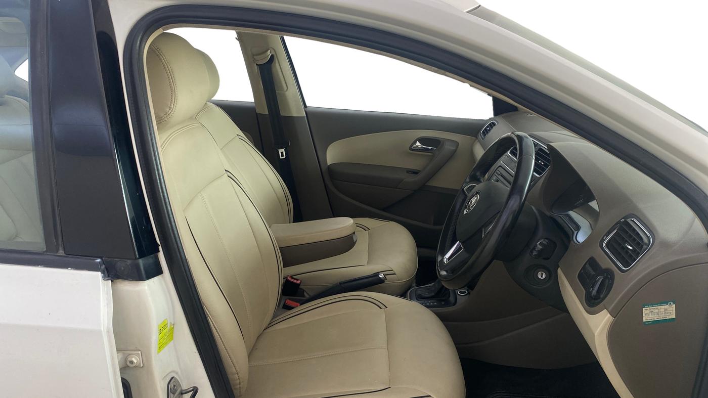 2014 Skoda Rapid AMBITION 1.6 MPI AT PLUS, Petrol, Automatic, 50,687 km, Right Side Front Door Cabin