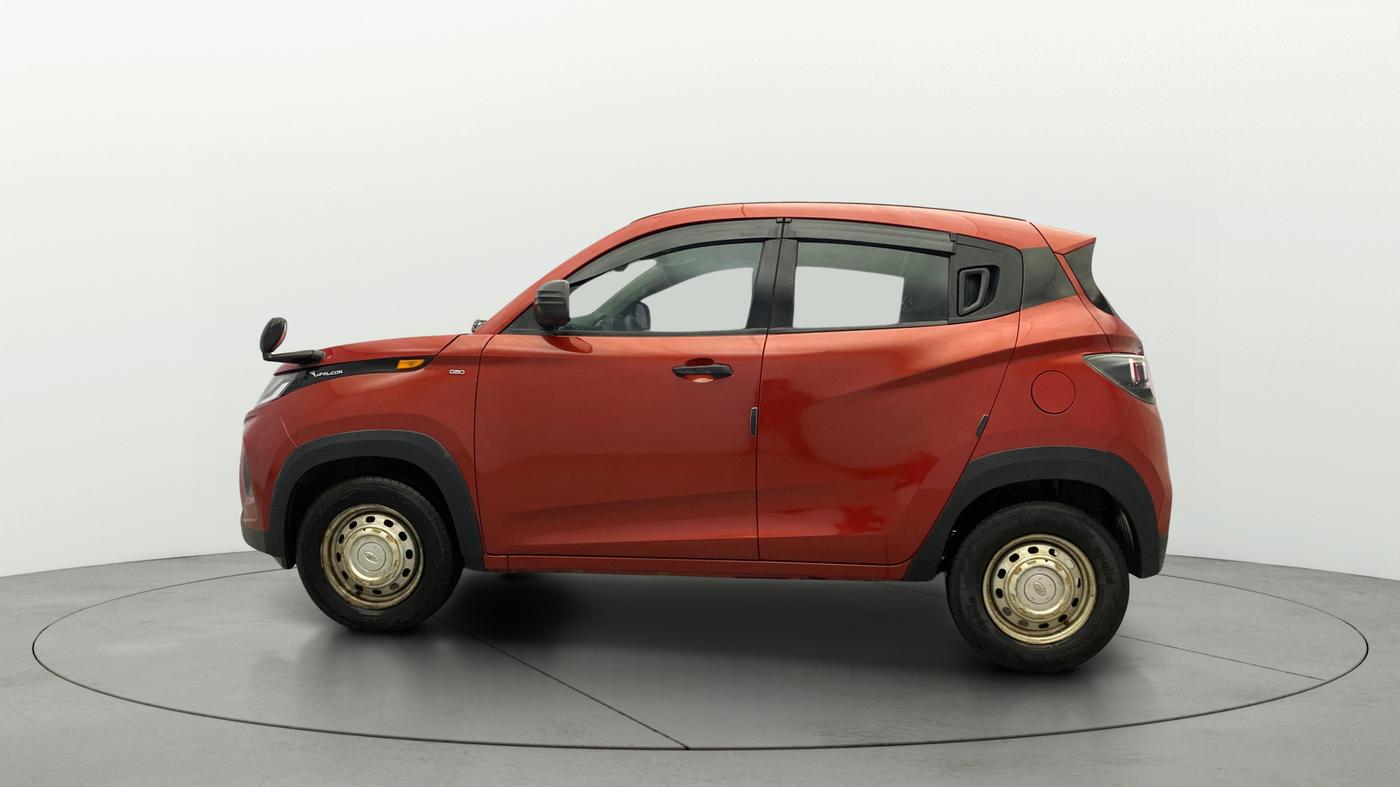 2018 Mahindra Kuv100 K8 6 STR, Petrol, Manual, 66,771 km, Left Side