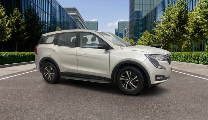 2022 Mahindra XUV700 AX 5 P MT 5 STR, Petrol, Manual, 46,675 km, Right Front Diagonal