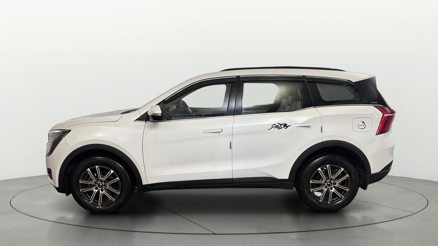 2025 Mahindra XUV700 AX 7 P MT 7 STR, Petrol, Manual, 22,534 km, Left Side