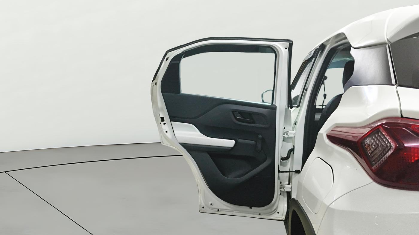 2025 Tata PUNCH PURE MT CNG, CNG, Manual, 29,502 km, LHS Rear Door