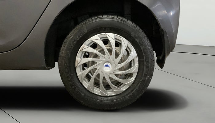 2015 Hyundai Eon ERA +, Petrol, Manual, 97,996 km, Left Rear Wheel