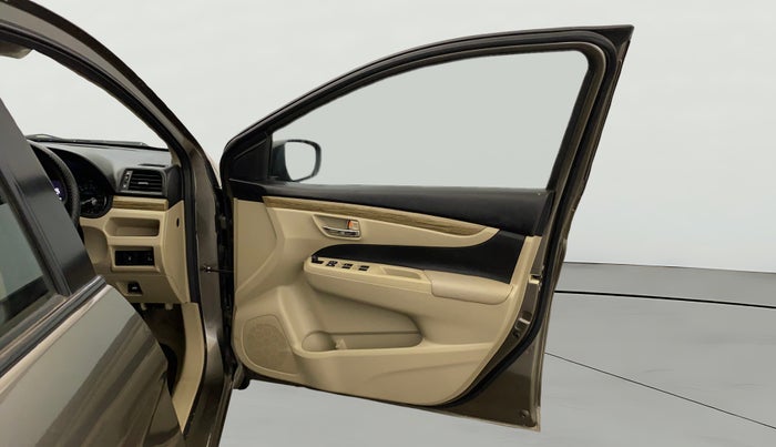 2018 Maruti Ciaz SIGMA 1.5 SHVS MT  PETROL, Petrol, Manual, 52,390 km, RHS Front Door