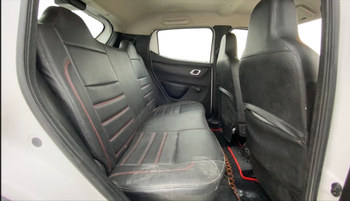 2018 Renault Kwid RXT 1.0 (O), CNG, Manual, 1,36,146 km, Right Side Rear Door Cabin