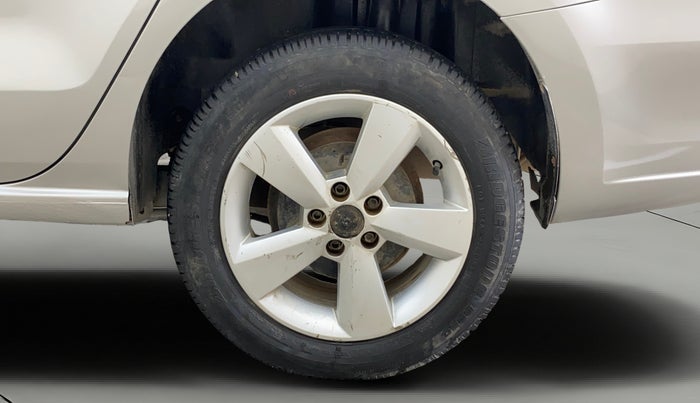 2015 Skoda Rapid AMBITION 1.6 MPI MT, Petrol, Manual, 90,252 km, Left Rear Wheel