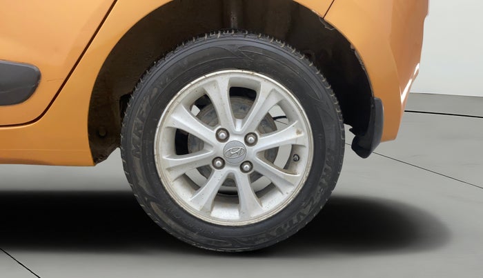 2014 Hyundai Grand i10 ASTA AT 1.2 KAPPA VTVT, Petrol, Automatic, 1,40,874 km, Left Rear Wheel