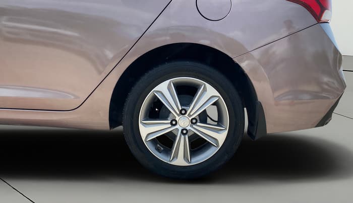2018 Hyundai Verna 1.6 VTVT SX (O) AT, Petrol, Automatic, 71,791 km, Left Rear Wheel