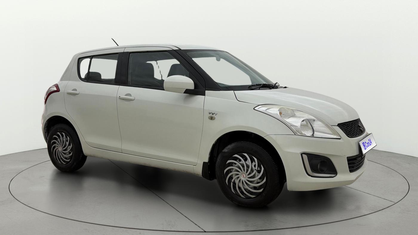 2017 Maruti Swift LXI (O), Petrol, Manual, 30,486 km, Right Front Diagonal