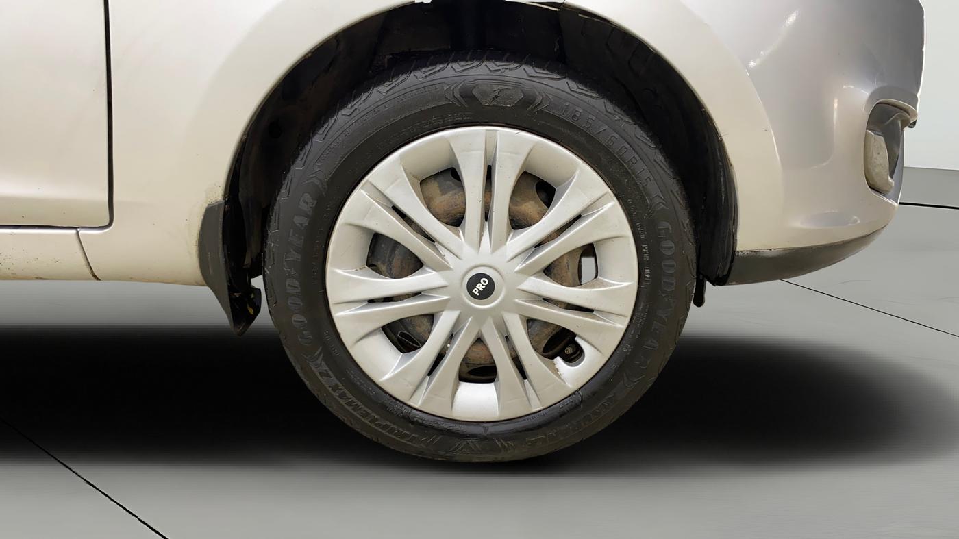 2014 Tata Zest XMS PETROL, Petrol, Manual, 38,531 km, Right Front Wheel