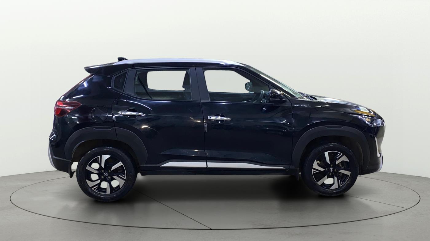 2025 Nissan MAGNITE N-Connecta B4D 1.0 Petrol AMT, Petrol, Automatic, 10,645 km, Right Side View