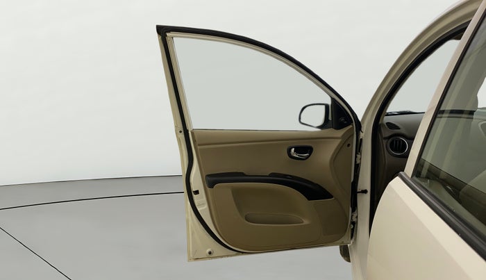 2013 Hyundai i10 MAGNA 1.1, Petrol, Manual, 1,04,127 km, LHS Front Door