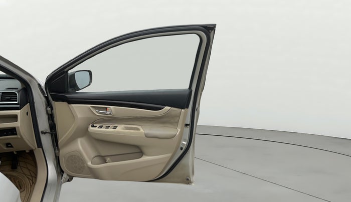 2015 Maruti Ciaz ZXI, Petrol, Manual, 92,340 km, RHS Front Door