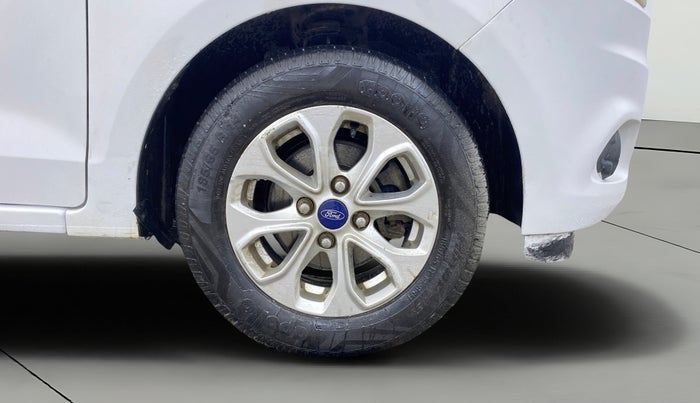 2017 Ford Figo Aspire TITANIUM 1.2 PETROL, Petrol, Manual, 98,248 km, Right Front Wheel