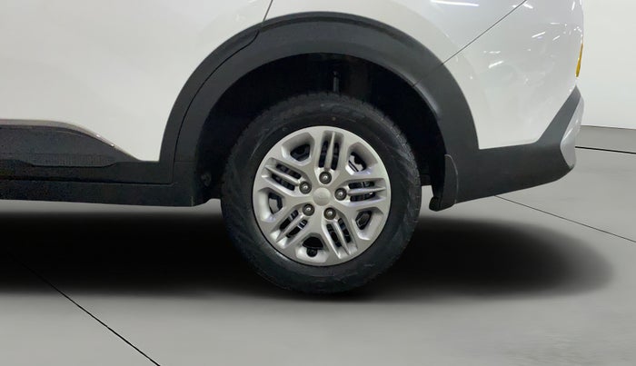 2023 KIA CARENS PRESTIGE 1.5 PETROL 7 STR, Petrol, Manual, 22,338 km, Left Rear Wheel