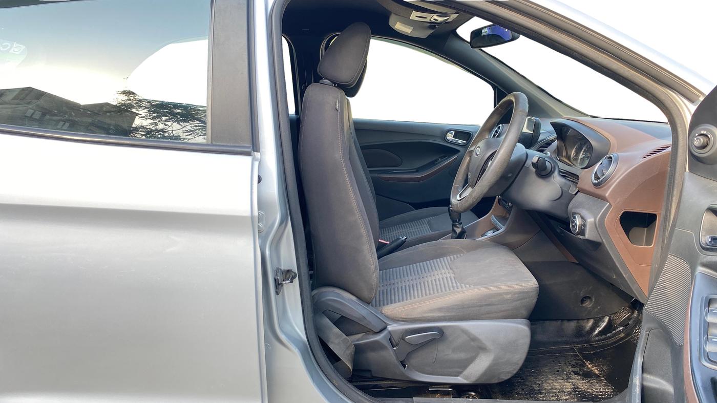 2018 Ford FREESTYLE TITANIUM PLUS 1.2 PETROL, Petrol, Manual, 63,441 km, Right Side Front Door Cabin