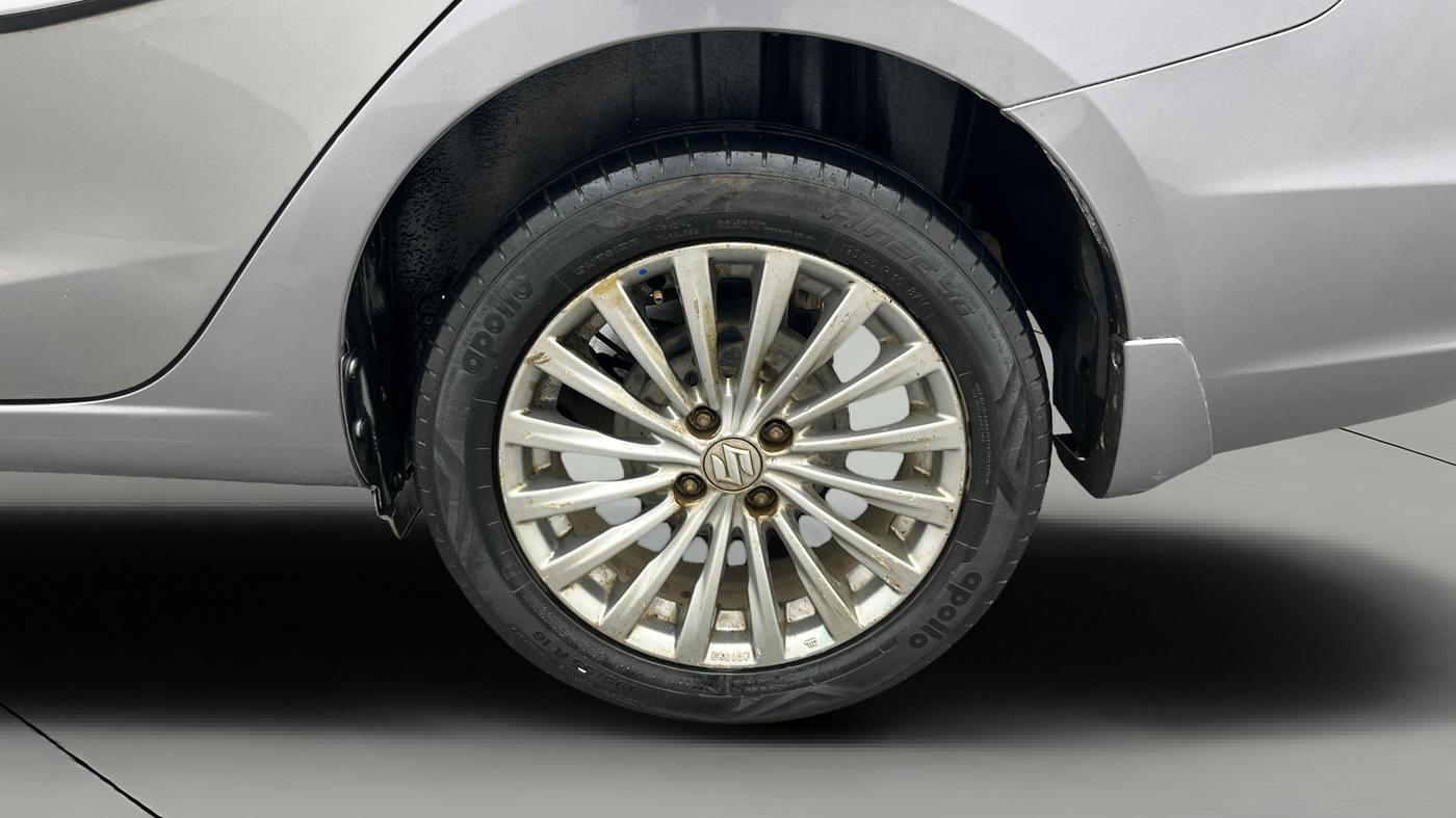 2016 Maruti Ciaz ZXI+ AT, Petrol, Automatic, 86,376 km, Left Rear Wheel