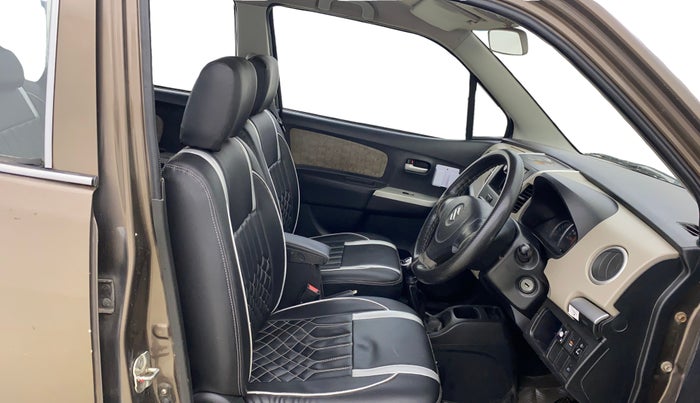 2013 Maruti Wagon R 1.0 LXI CNG, CNG, Manual, 1,28,031 km, Right Side Front Door Cabin