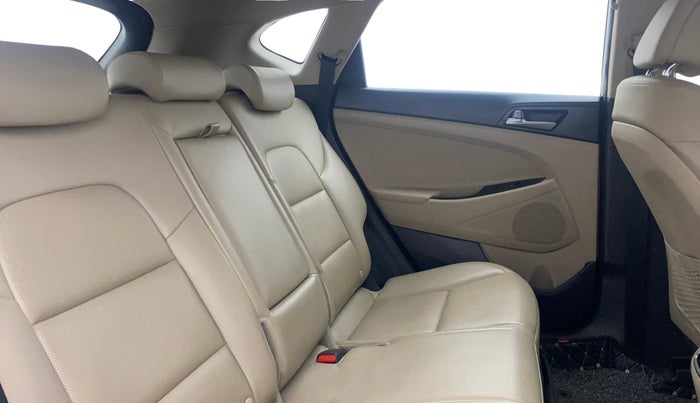 2017 Hyundai Tucson GLS 4WD AT DIESEL, Diesel, Automatic, 69,787 km, Right Side Rear Door Cabin