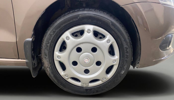 2014 Volkswagen Vento COMFORTLINE 1.5 AT, Diesel, Automatic, 82,598 km, Right Front Wheel