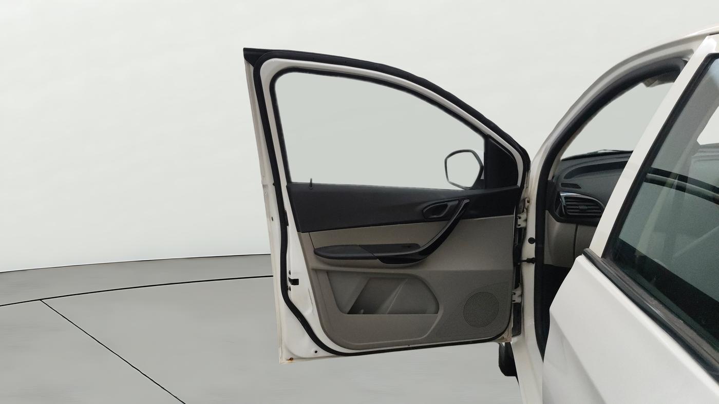 2018 Tata Tiago XT PETROL, Petrol, Manual, 21,996 km, LHS Front Door