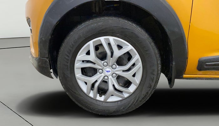 2019 Renault TRIBER RXT, CNG, Manual, 61,119 km, Left Front Wheel