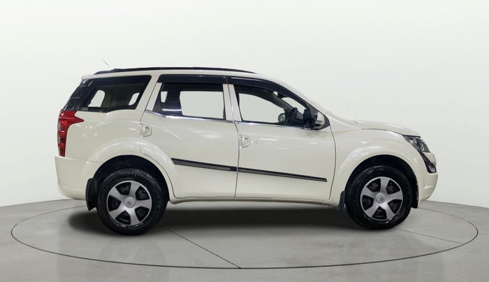 2017 Mahindra XUV500 W4, Diesel, Manual, 74,520 km, Right Side View