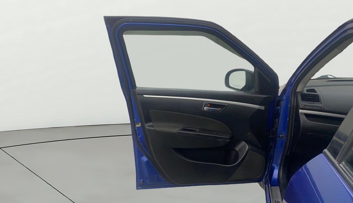 2013 Maruti Swift VXI, Petrol, Manual, 1,11,639 km, LHS Front Door