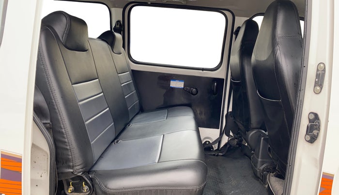 2022 Maruti Eeco 5 STR AC (O), Petrol, Manual, 14,671 km, Right Side Rear Door Cabin