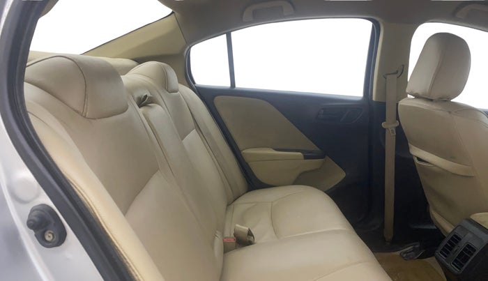 2016 Honda City 1.5L I-VTEC SV CVT, Petrol, Automatic, 1,18,172 km, Right Side Rear Door Cabin