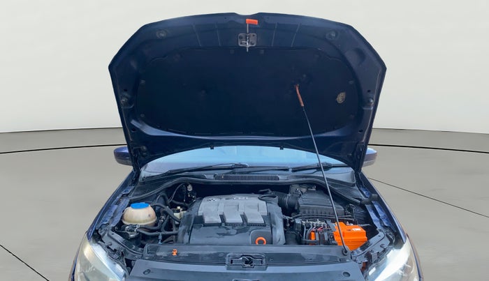 2013 Volkswagen Polo COMFORTLINE 1.2L, Diesel, Manual, 72,951 km, Open Bonet