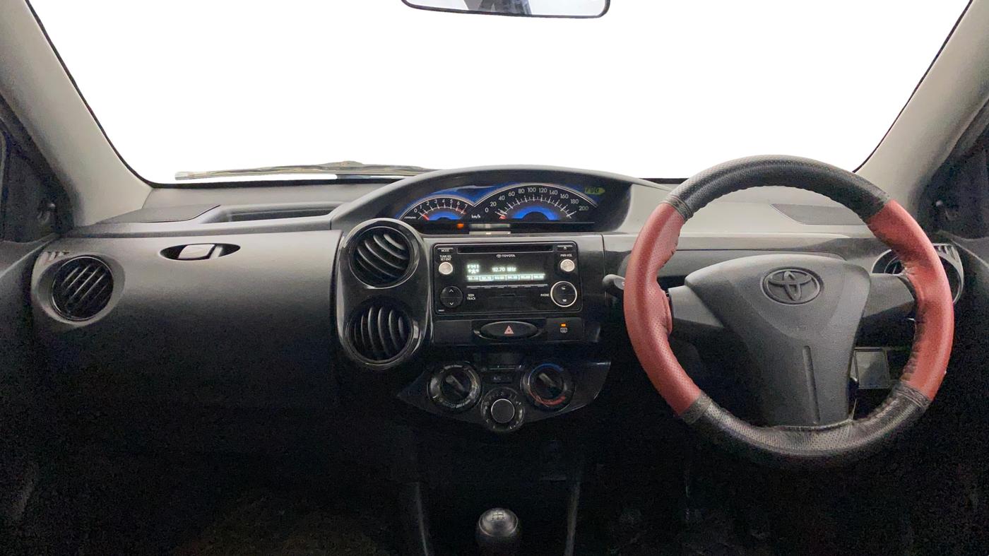 2014 Toyota Etios CROSS 1.2 G, Petrol, Manual, 49,998 km, Dashboard