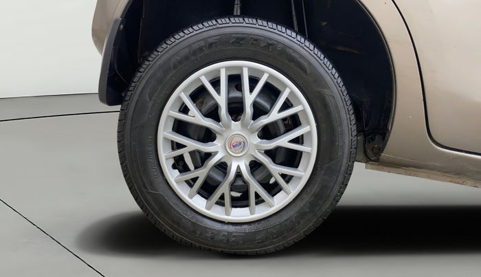 2017 Datsun Redi Go T (O), Petrol, Manual, 1,11,524 km, Right Rear Wheel