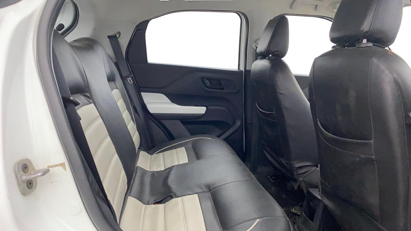 2022 Tata PUNCH ACCOMPLISHED MT, Petrol, Manual, 24,845 km, Right Side Rear Door Cabin