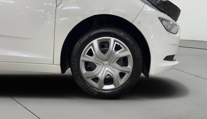 2023 Tata ALTROZ XM PLUS SUNROOF CNG, CNG, Manual, 18,802 km, Right Front Wheel