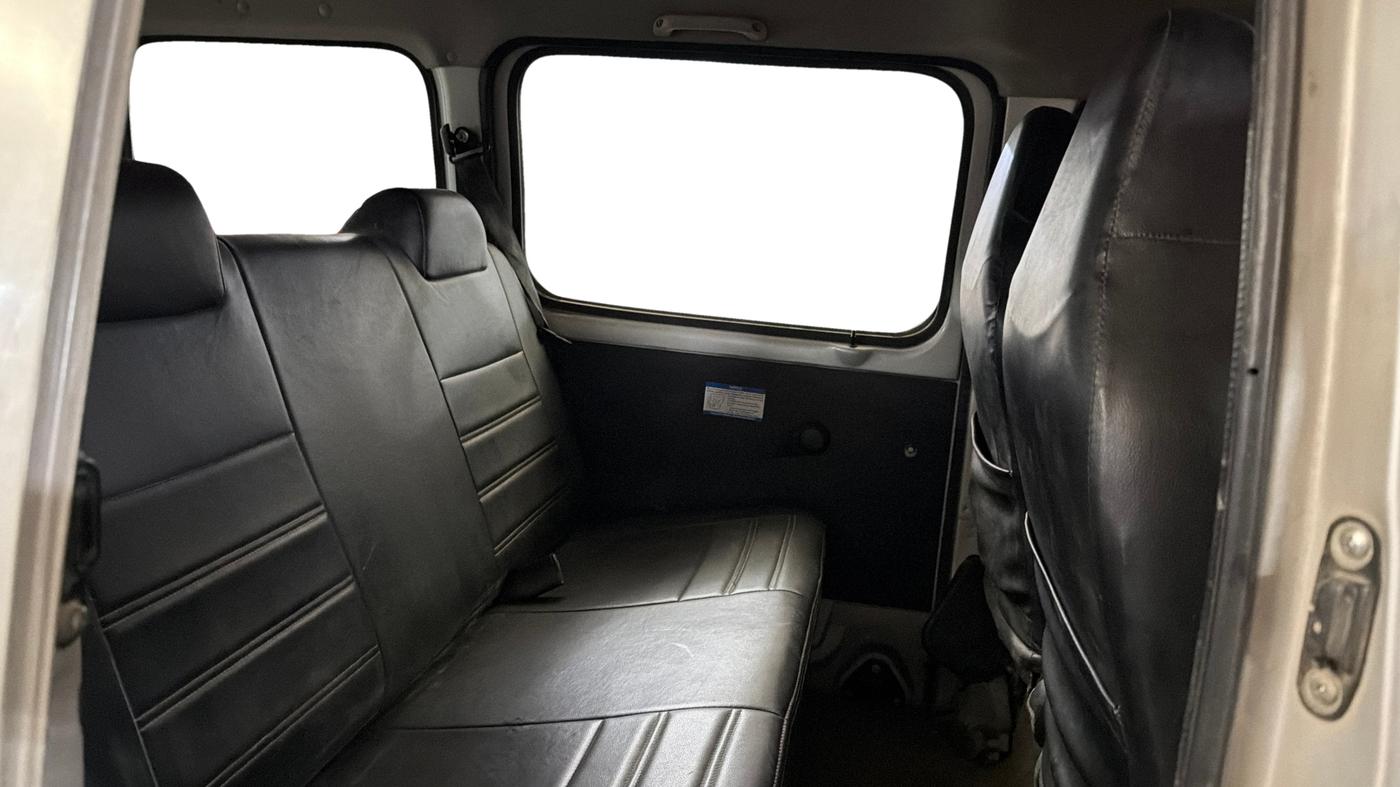 2020 Maruti Eeco 5 STR WITH A/C+HTR CNG, CNG, Manual, 1,23,137 km, Right Side Rear Door Cabin