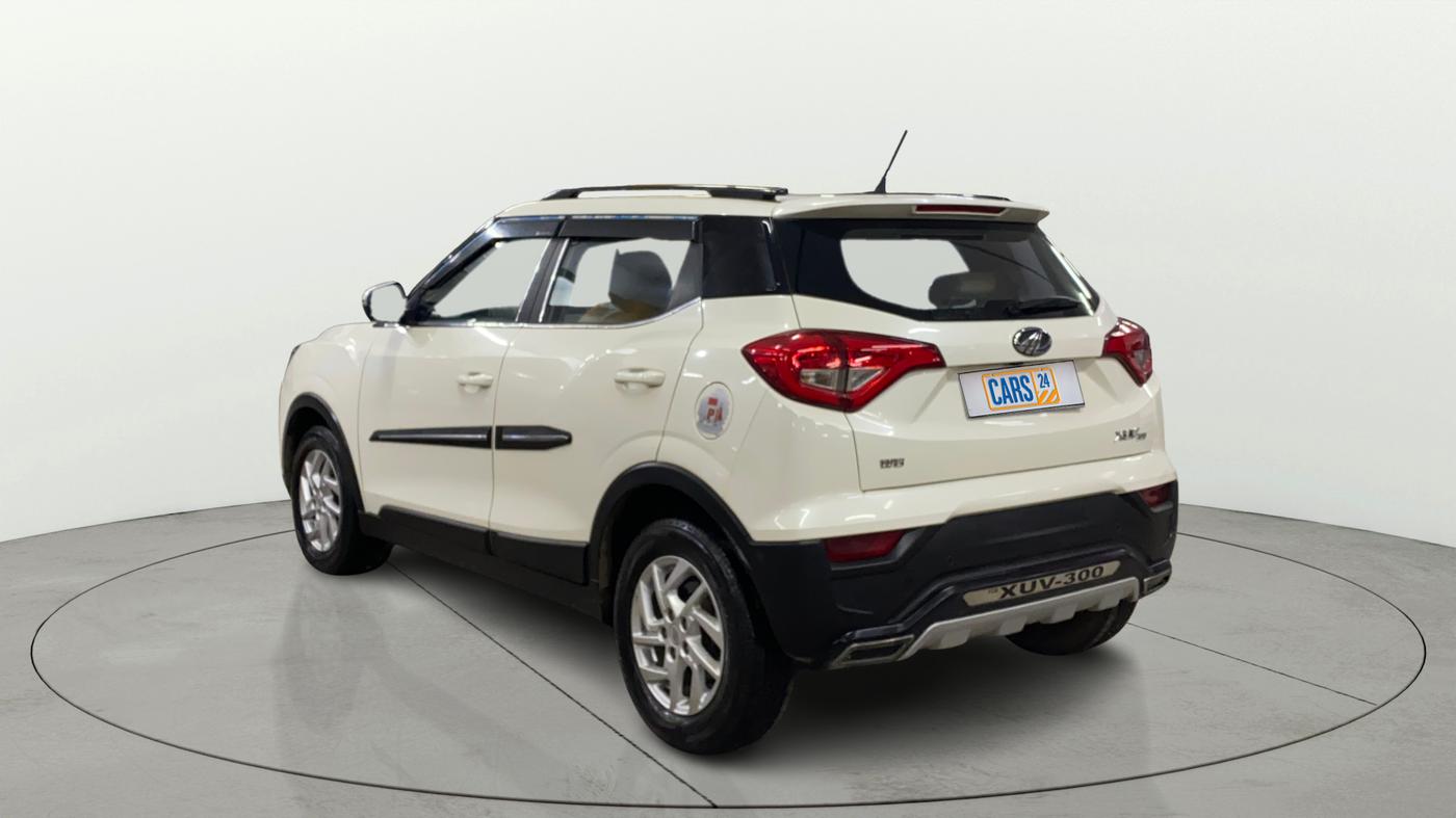 2022 Mahindra XUV300 W8 1.2 PETROL, Petrol, Manual, 36,559 km, Left Back Diagonal