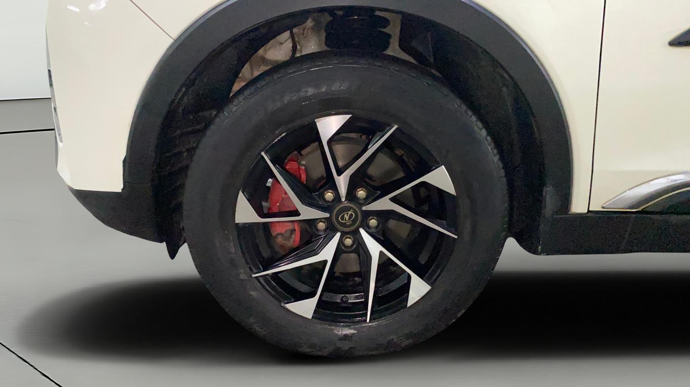 2022 Mahindra XUV300 W8 1.2 PETROL, Petrol, Manual, 48,228 km, Left Front Wheel