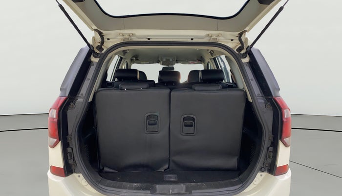 2018 Mahindra XUV500 W7, Diesel, Manual, 81,666 km, Boot Open Zoomed View
